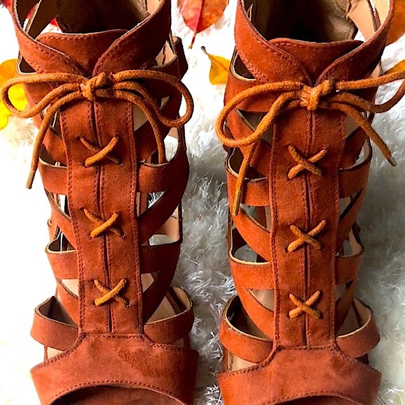 PARKER & SKY 🧡 HEELS - Picture 3 of 10